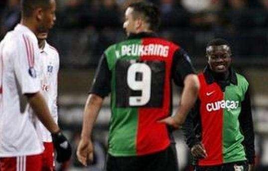 她无私奉献 她无私奉献